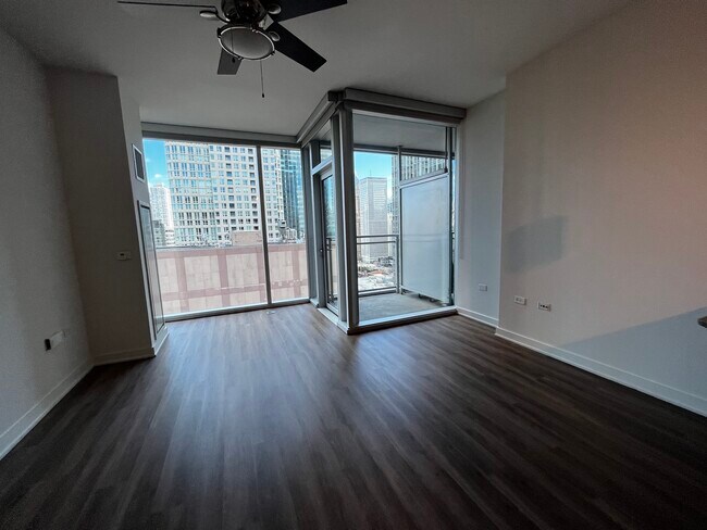 Photo - 66 W Kinzie St