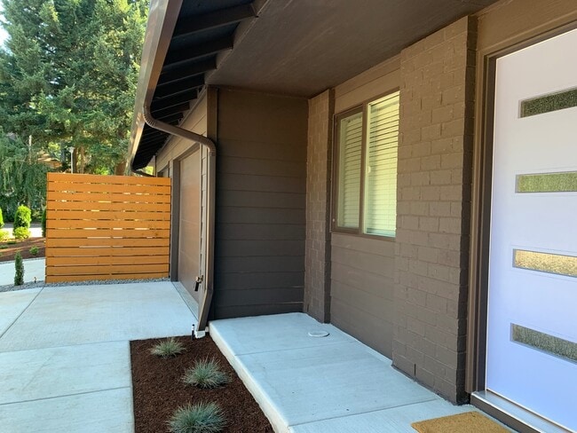 Photo - 1004-1006 NE 143rd Ave Unit 1006