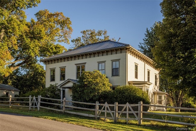 Building Photo - 108 Wey Rd