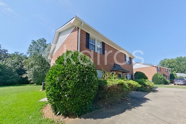 160 Deer Pkwy