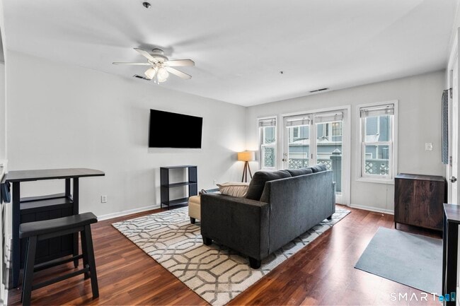 31 High St Unit 4-2C