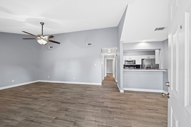 Photo - 8 Hideaway Dr