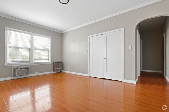 Building Photo - 712 Padilla St Unit #2 Rental