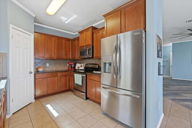Photo - 2108 Scott Dr