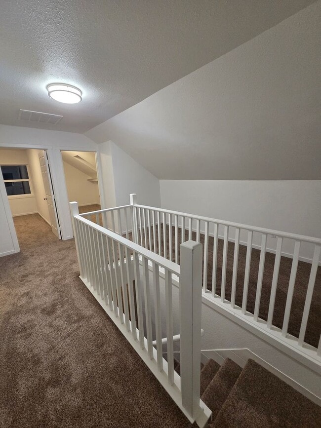 Photo - Tacoma 3+ Bedroom Beautiful Craftsman Home!!