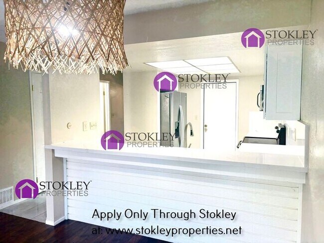 Photo - 27 Oak Brook Pl