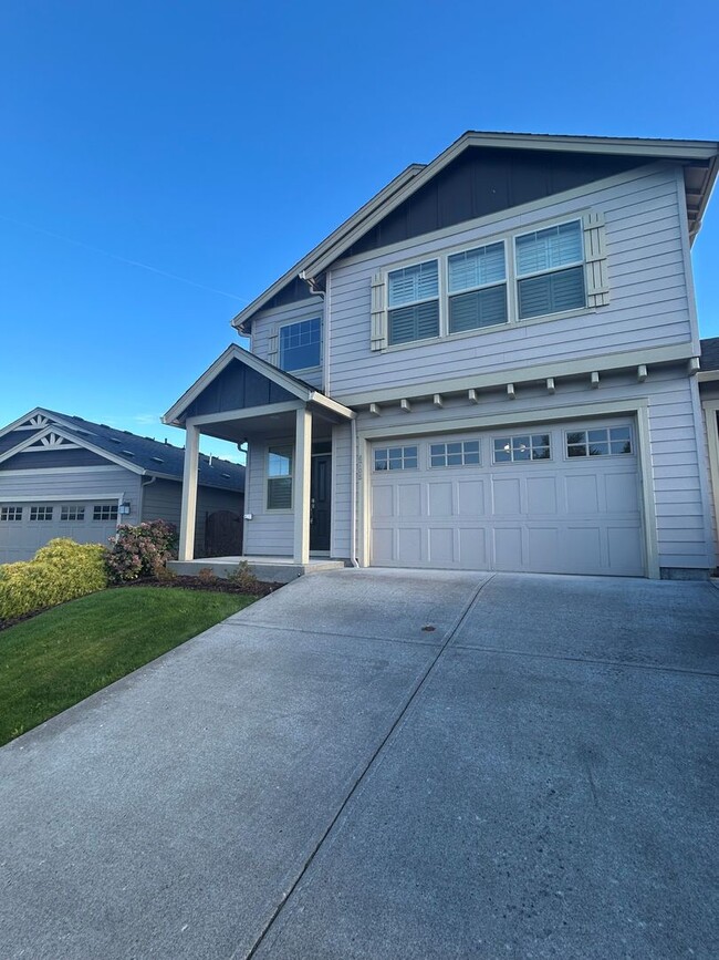 Building Photo - Spacious 4  BD Home with Modern Upgrades i...