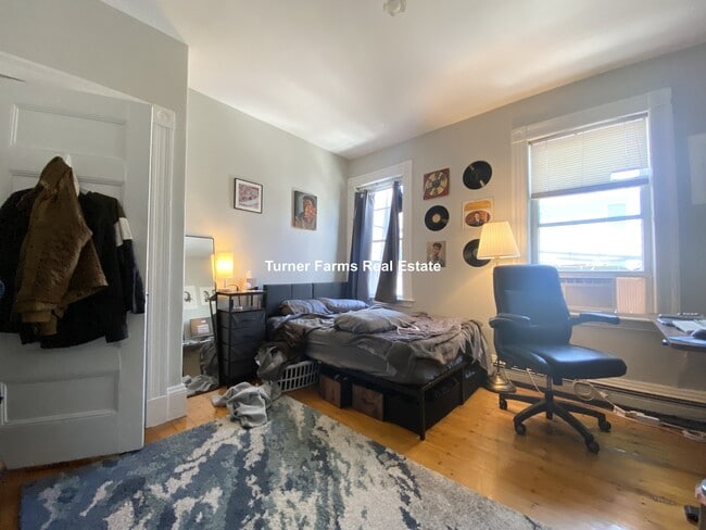 Photo - 147 Columbia St