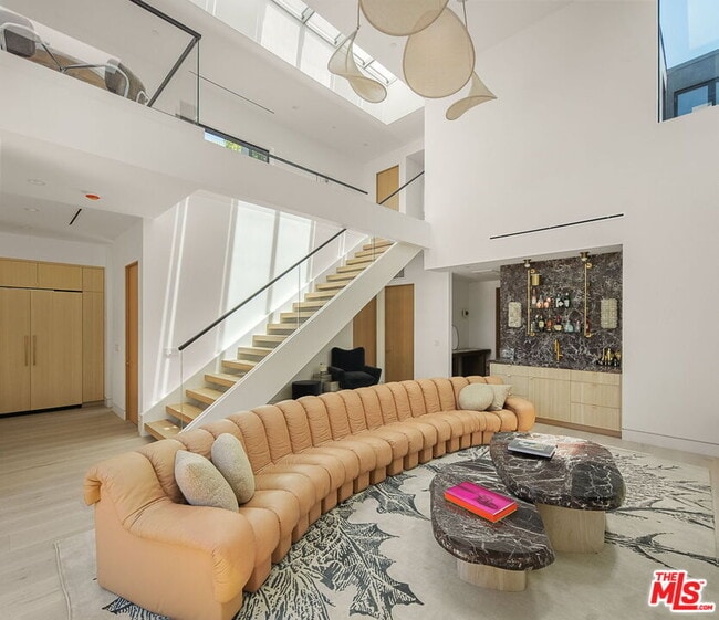 Photo - 738 Palms Blvd