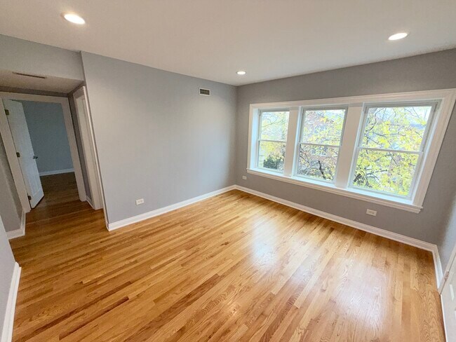 Photo - 4204 N Melvina Ave Unit 1