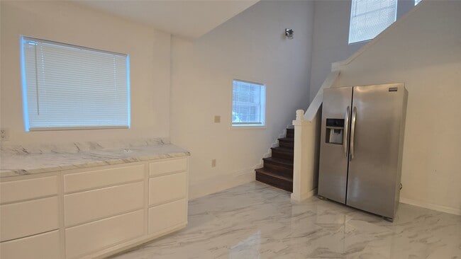 Photo - 421 Sidney St