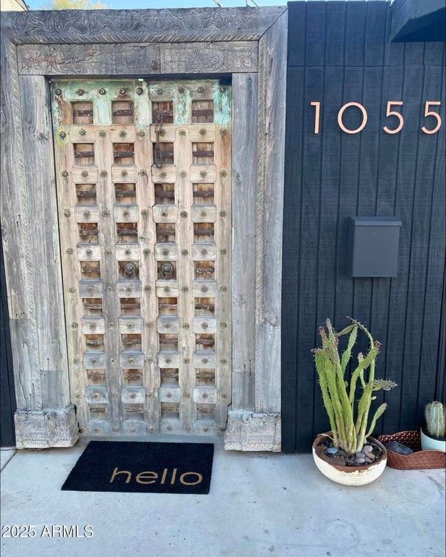 Photo - 1055 E Whitton Ave