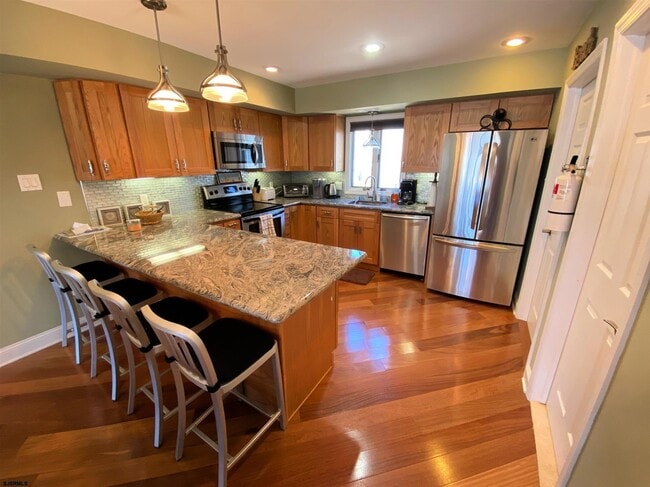Photo - 345 36th St S