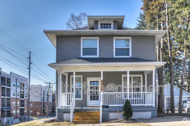 Building Photo - 4601 Cass St Rental