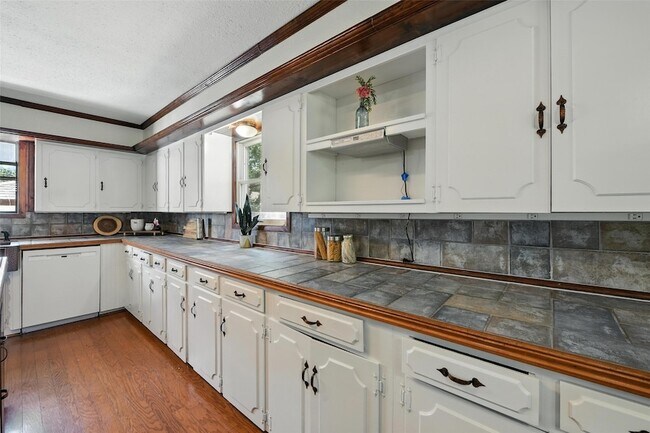 Photo - 1323 Dublin St