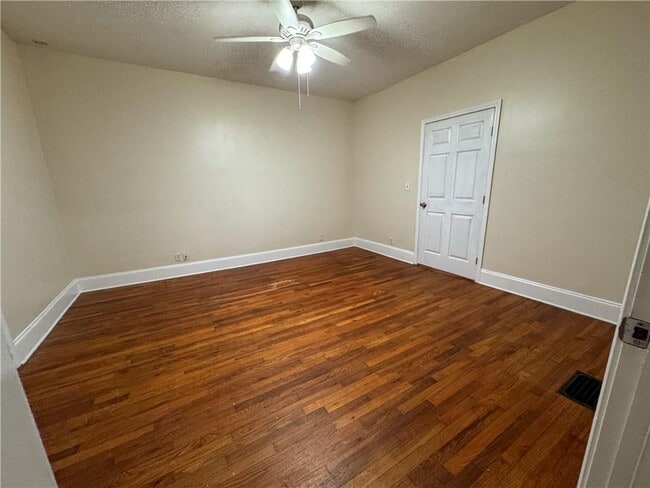 Photo - 1637 Columbia Dr