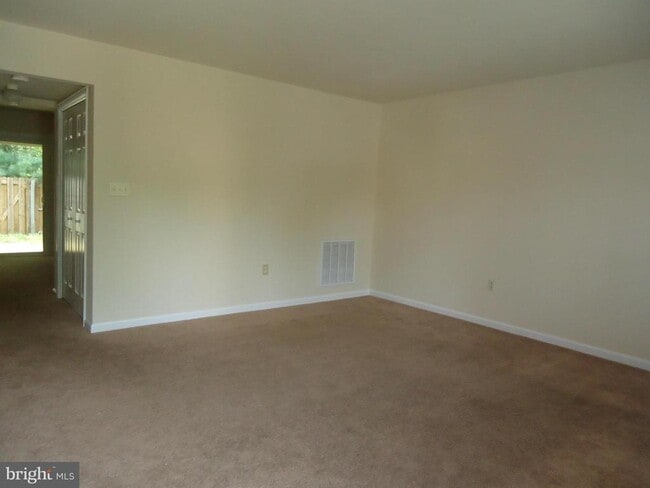 Building Photo - 152 Farrell Ln