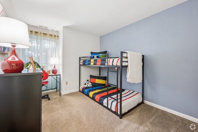 2BR, 1BA - 879SF - Second Bedroom