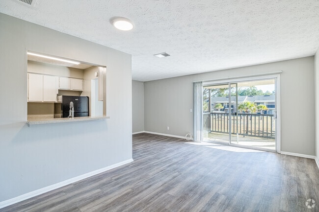 Building Photo - Eastwood Oaks Rental