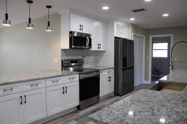 Photo - 208 S Lucille St