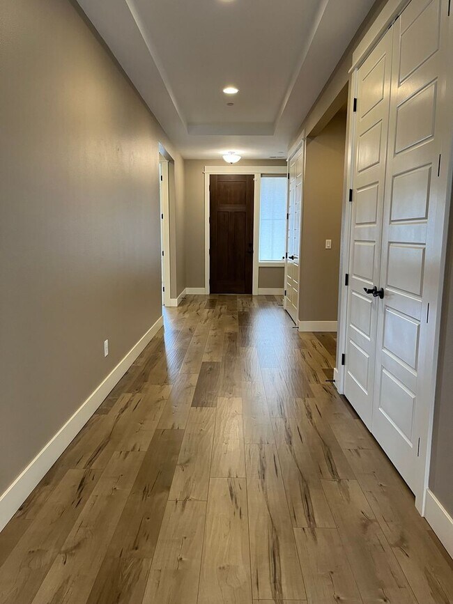 Photo - Stunning Stone Creek Single Level Home in Bonney Lake