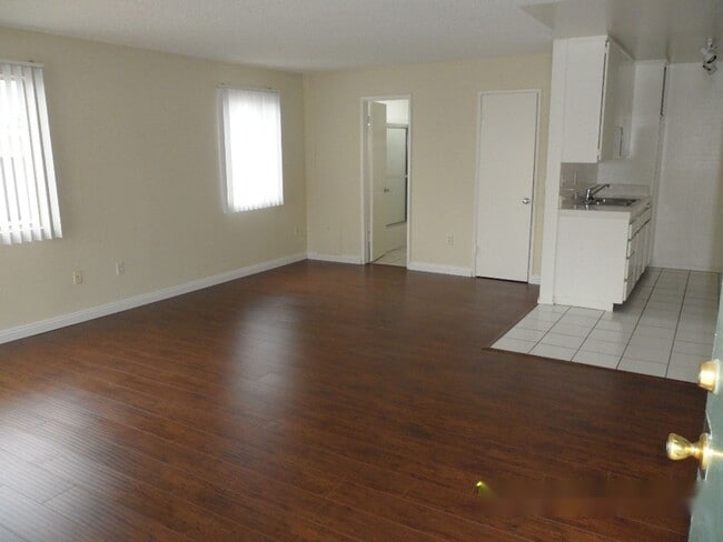 Photo - 3432-3434 S Centinela Ave Unidad 34 04