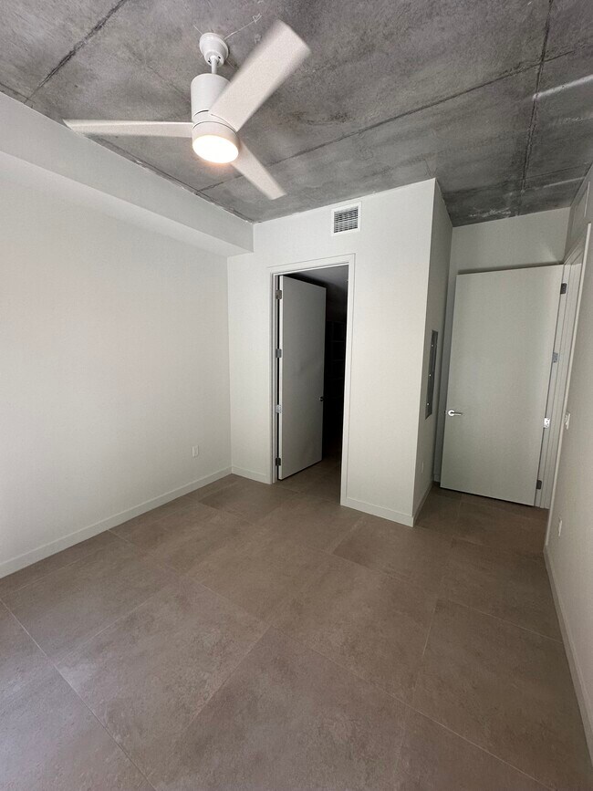 Photo - 198 NW 24th St Unidad B2