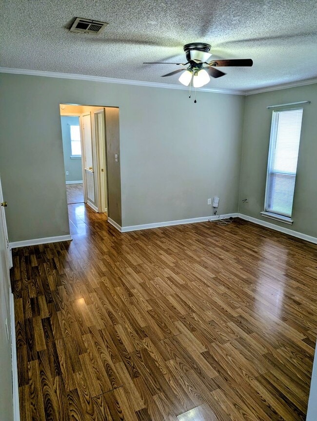 Photo - CUTE 3 BEDROOM 2 BATH! WITH A LARGE BACK YARD!
