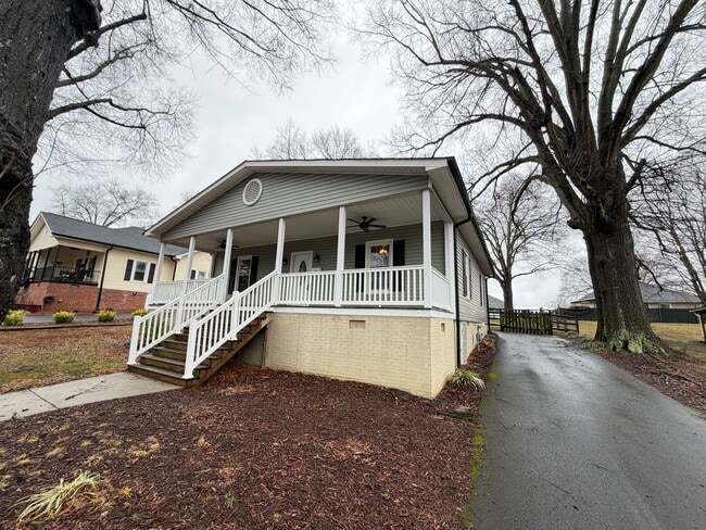 Photo - Inviting 2-Bedroom Home with Large Front Porch in KannapolisI’m