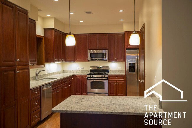 Photo - 672 N Peoria St Unit 670-2