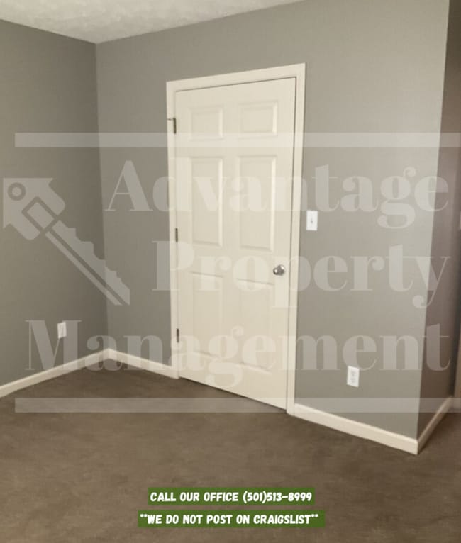 Photo - 2730 York Ln