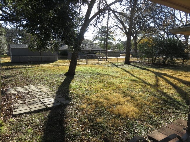 Photo - 1519 Tobola St