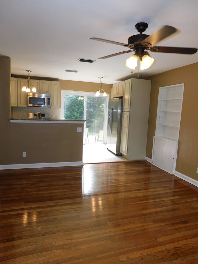 Photo - Convenient to UF & Westside Park!