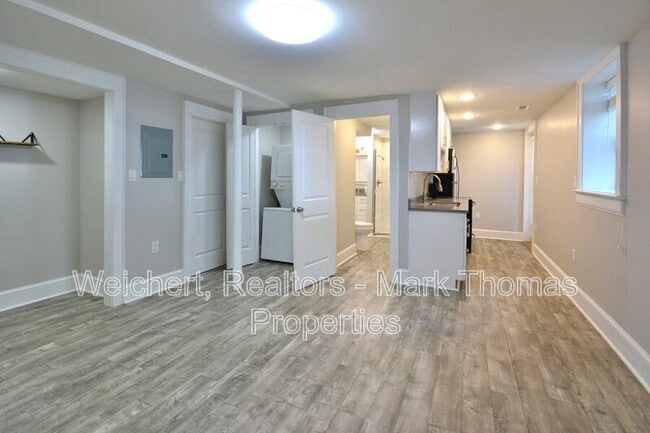 Photo - 1900 Sunset Ave