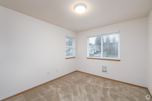 2BR, 1BA - 940SF