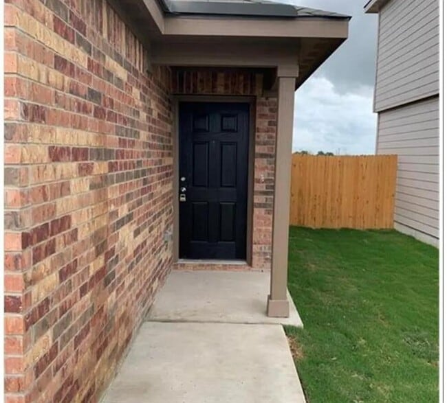 Photo - 213 Cres Park Dr