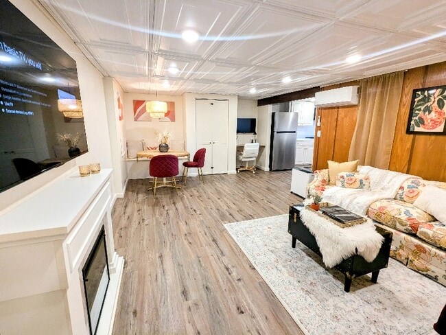 Photo - 564 Walton Ave Unit D