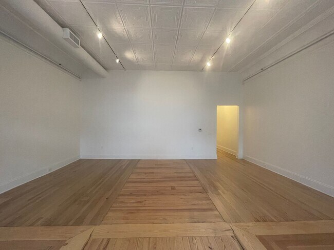 Photo - 576 Mulberry St