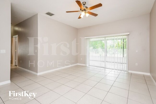 Photo - 763 Hacienda Cir