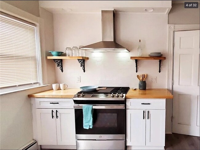 Photo - 1129 Main St Unit 1