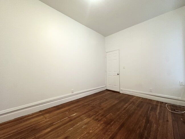 Photo - 182 Claremont Ave Unidad 1