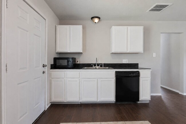 Photo - 7217 Parker Rd