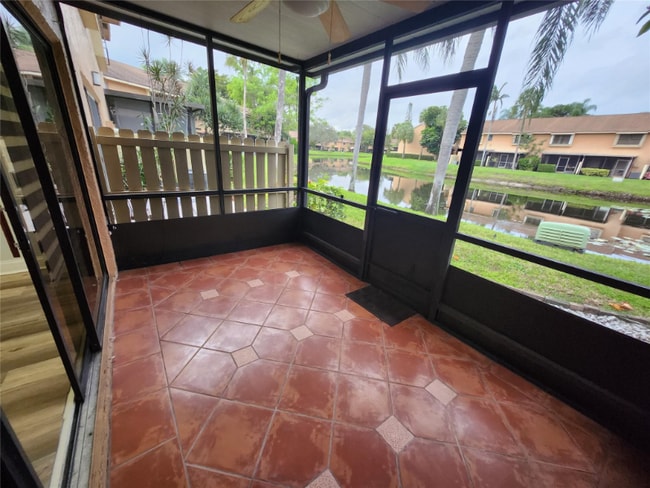 Photo - 2853 Carambola Cir N