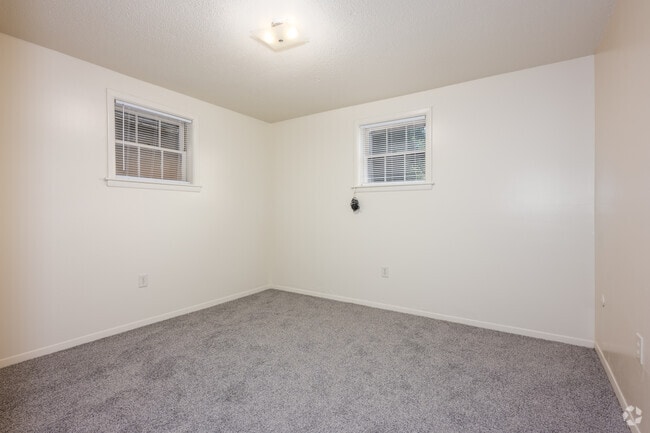 2BR, 1BA - 1,003SF - Primary Bedroom