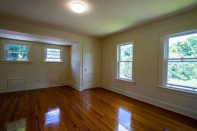 Photo - 128 Claire Rd