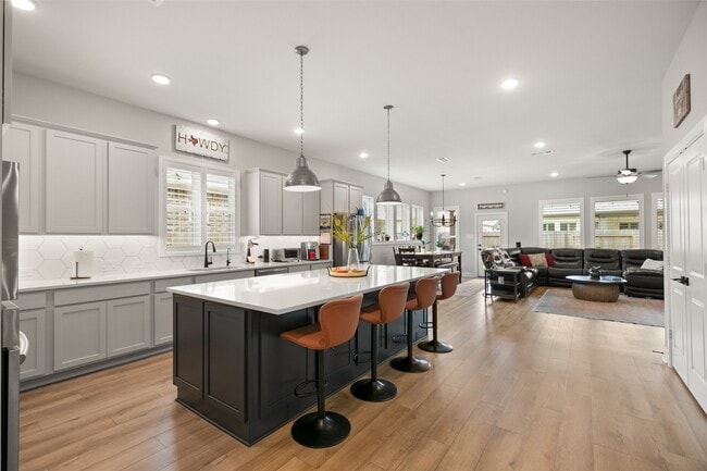 Photo - 29622 Cedar Elm Wy