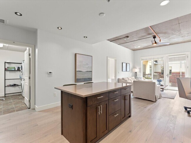 3301 Arapahoe Ave Unit 322