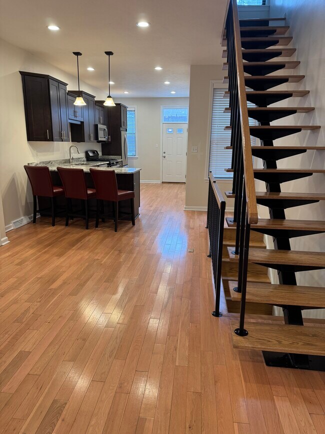 Photo - 5827 Pierce St