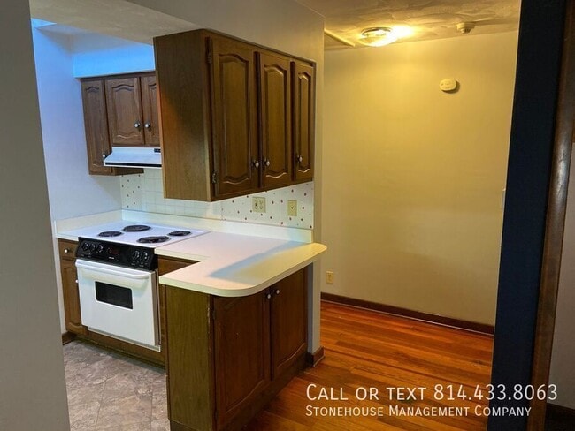 Photo - 446 W 10th St Unit 5