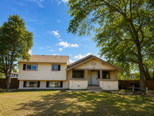 Building Photo - Versatile 4BD/3BA in Stratton Meadows – Gated Community + Private Lower-Level Suite